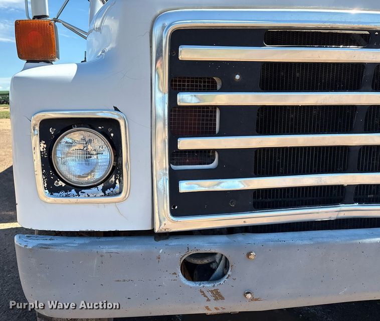 image for item DX8058 1988 International S1900 Feed Mixer Truck