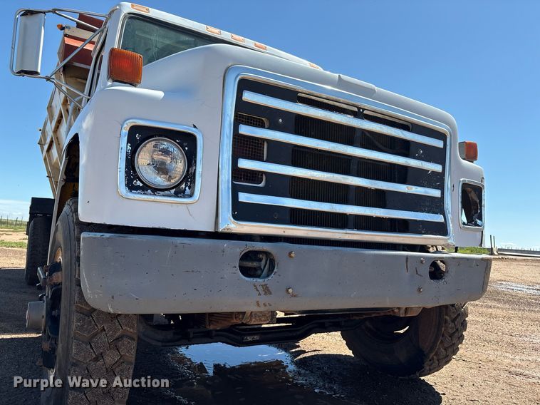 image for item DX8058 1988 International S1900 Feed Mixer Truck