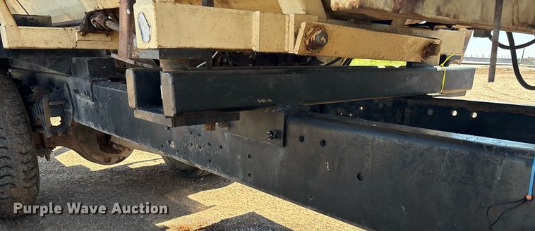 image for item DX8058 1988 International S1900 Feed Mixer Truck