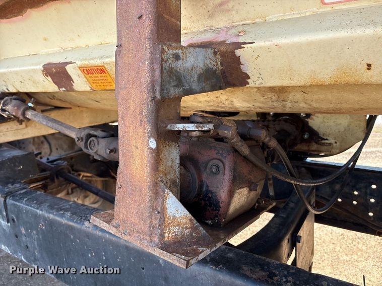 image for item DX8058 1988 International S1900 Feed Mixer Truck