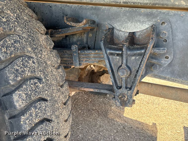 image for item DX8058 1988 International S1900 Feed Mixer Truck