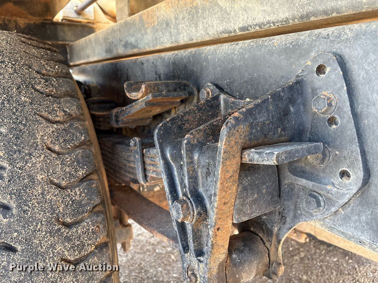 image for item DX8058 1988 International S1900 Feed Mixer Truck