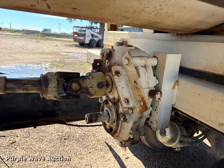 image for item DX8058 1988 International S1900 Feed Mixer Truck