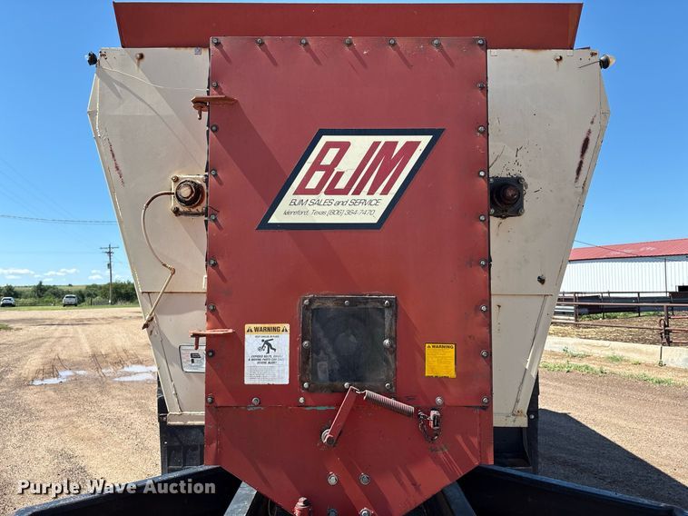 image for item DX8058 1988 International S1900 Feed Mixer Truck