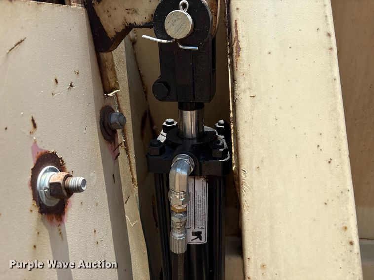 image for item DX8058 1988 International S1900 Feed Mixer Truck