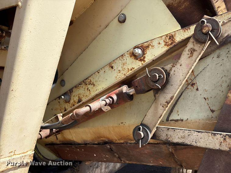 image for item DX8058 1988 International S1900 Feed Mixer Truck