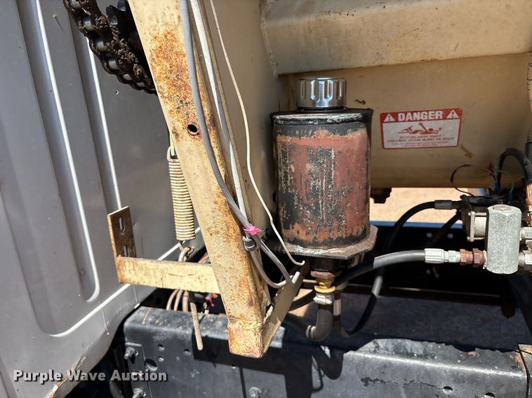 image for item DX8058 1988 International S1900 Feed Mixer Truck