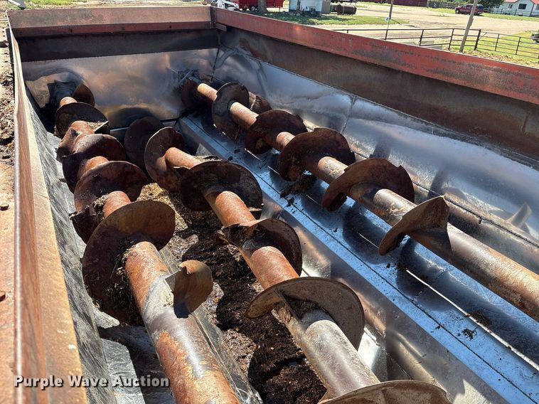 image for item DX8058 1988 International S1900 Feed Mixer Truck