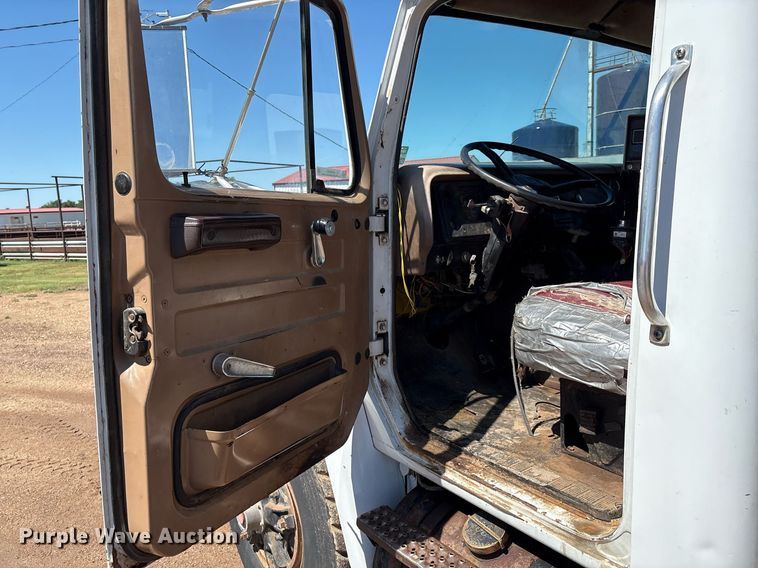 image for item DX8058 1988 International S1900 Feed Mixer Truck