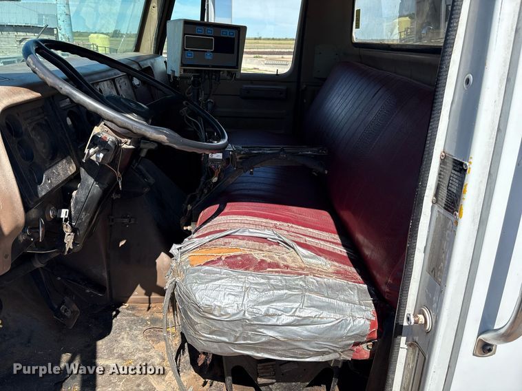 image for item DX8058 1988 International S1900 Feed Mixer Truck