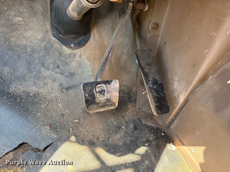 image for item DX8058 1988 International S1900 Feed Mixer Truck