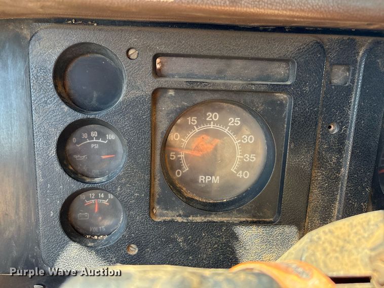 image for item DX8058 1988 International S1900 Feed Mixer Truck