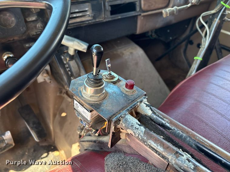 image for item DX8058 1988 International S1900 Feed Mixer Truck