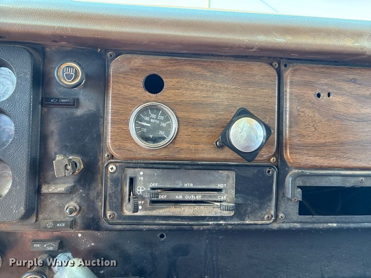 image for item DX8058 1988 International S1900 Feed Mixer Truck