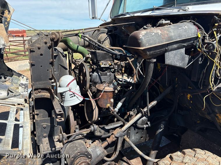 image for item DX8058 1988 International S1900 Feed Mixer Truck