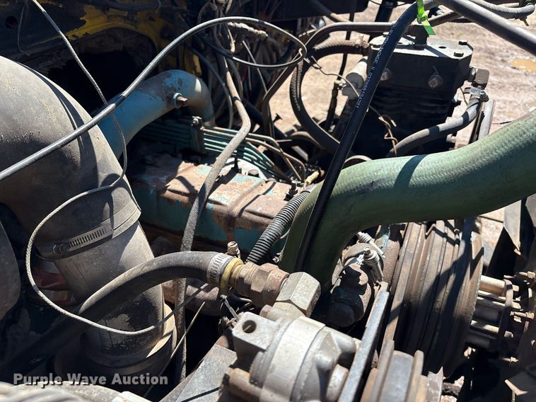 image for item DX8058 1988 International S1900 Feed Mixer Truck