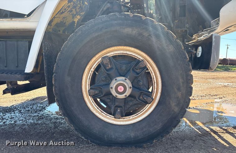 image for item DX8058 1988 International S1900 Feed Mixer Truck