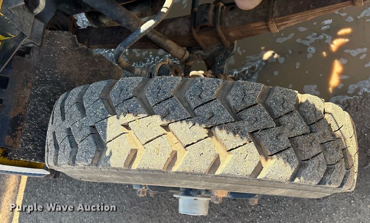 image for item DX8058 1988 International S1900 Feed Mixer Truck