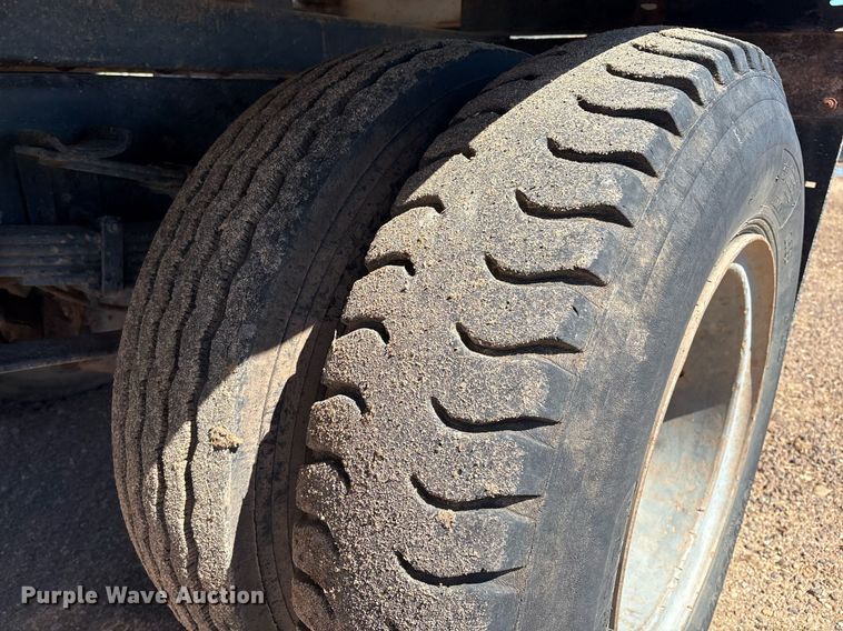 image for item DX8058 1988 International S1900 Feed Mixer Truck