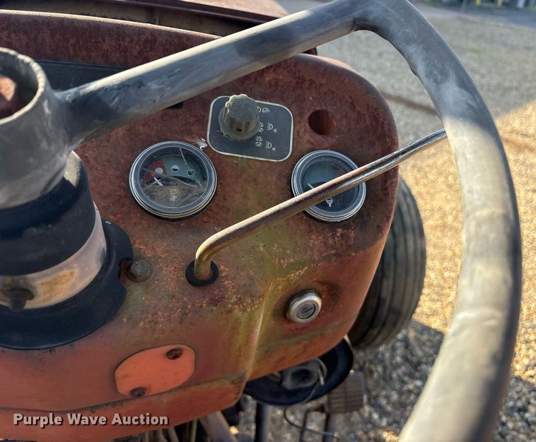 image for item DY0875 1984 Massey Ferguson 240 tractor