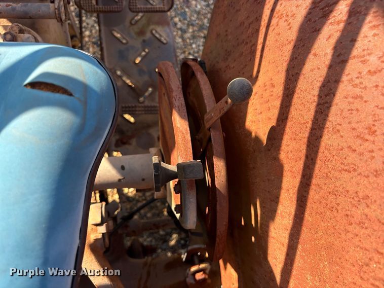 image for item DY0875 1984 Massey Ferguson 240 tractor