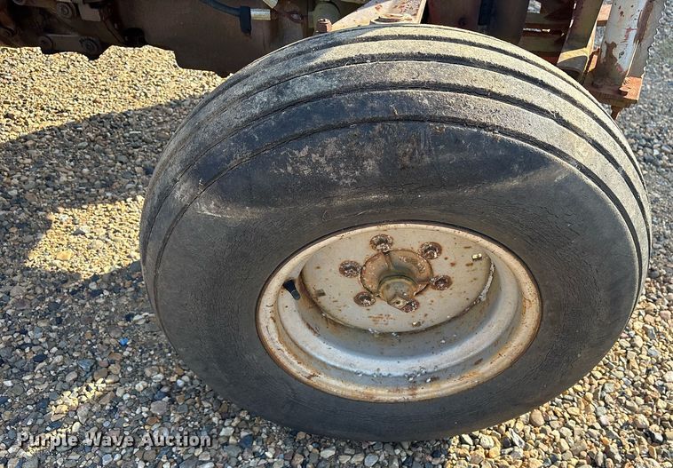 image for item DY0875 1984 Massey Ferguson 240 tractor