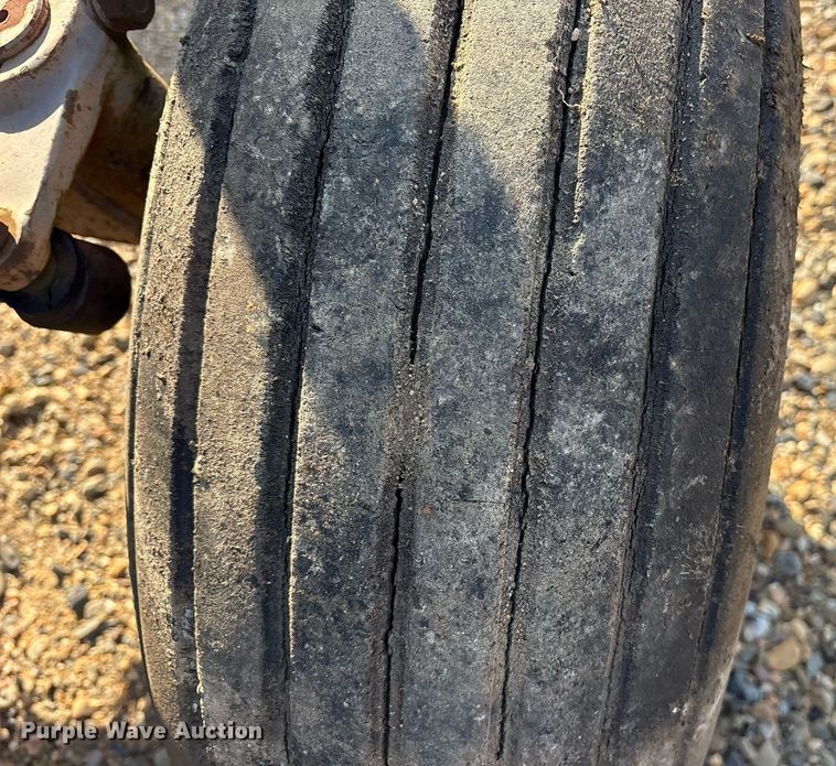 image for item DY0875 1984 Massey Ferguson 240 tractor