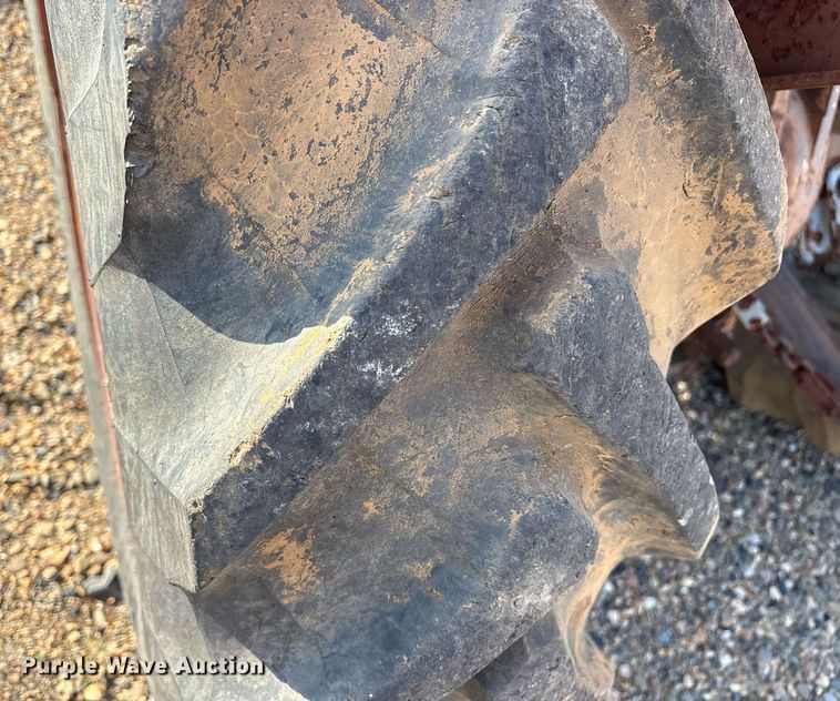 image for item DY0875 1984 Massey Ferguson 240 tractor