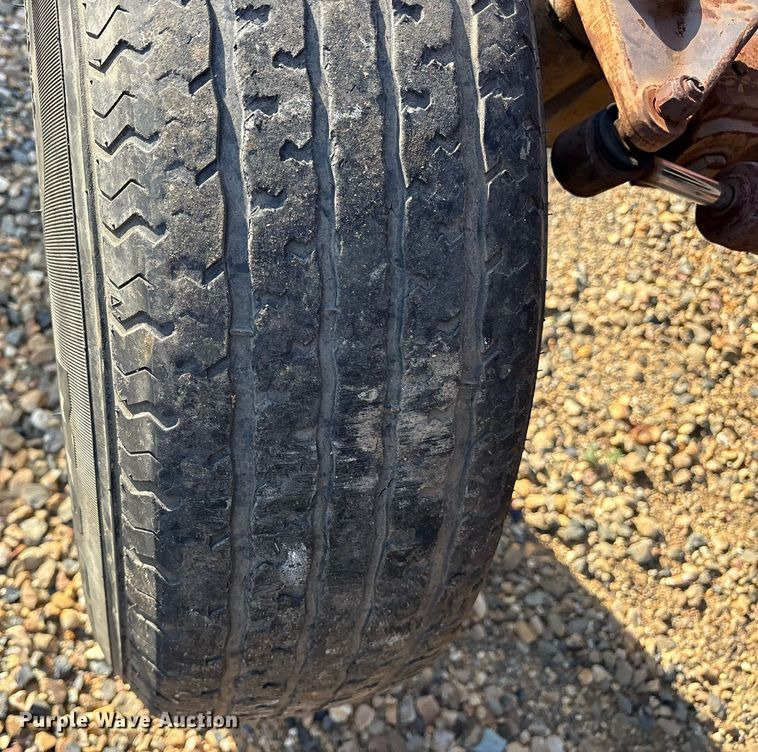 image for item DY0875 1984 Massey Ferguson 240 tractor