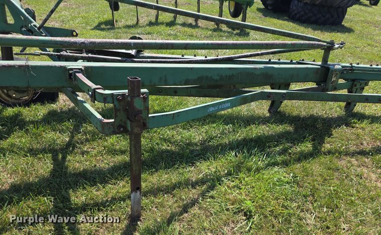 image for item DZ6099 John Deere 2450 plow