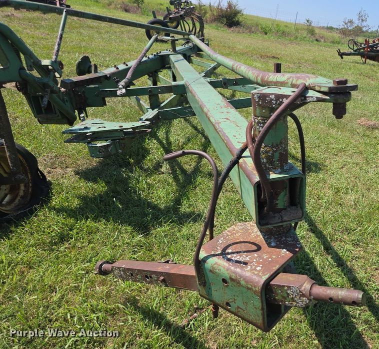 image for item DZ6099 John Deere 2450 plow