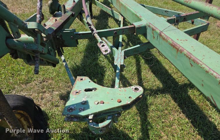 image for item DZ6099 John Deere 2450 plow