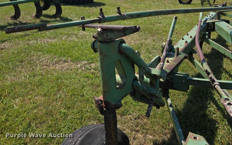 image for item DZ6099 John Deere 2450 plow