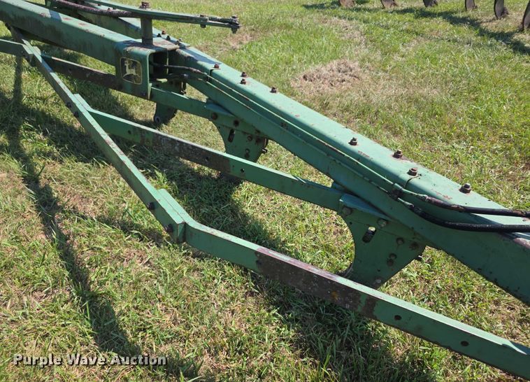 image for item DZ6099 John Deere 2450 plow