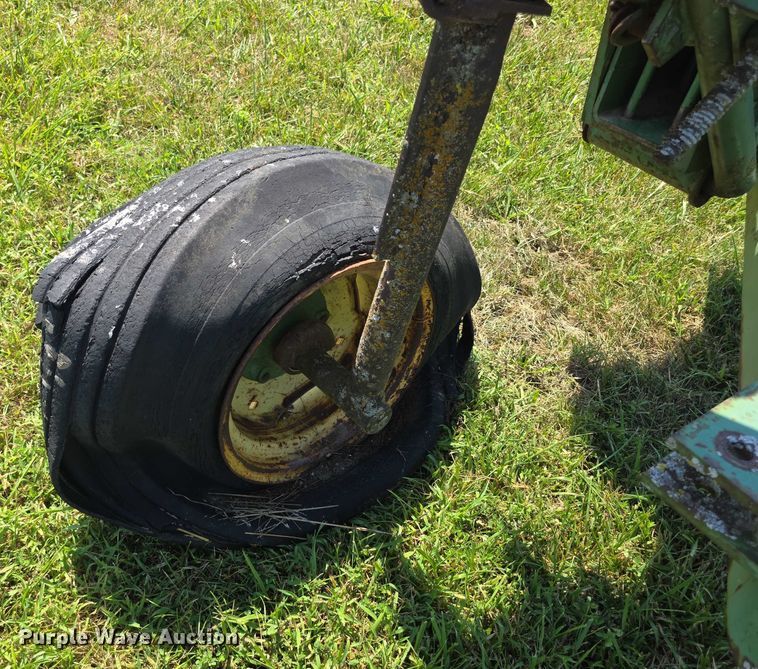 image for item DZ6099 John Deere 2450 plow