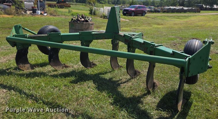 image for item DZ6104 John Deere ripper