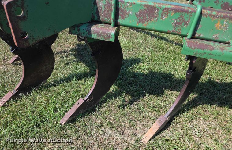 image for item DZ6104 John Deere ripper