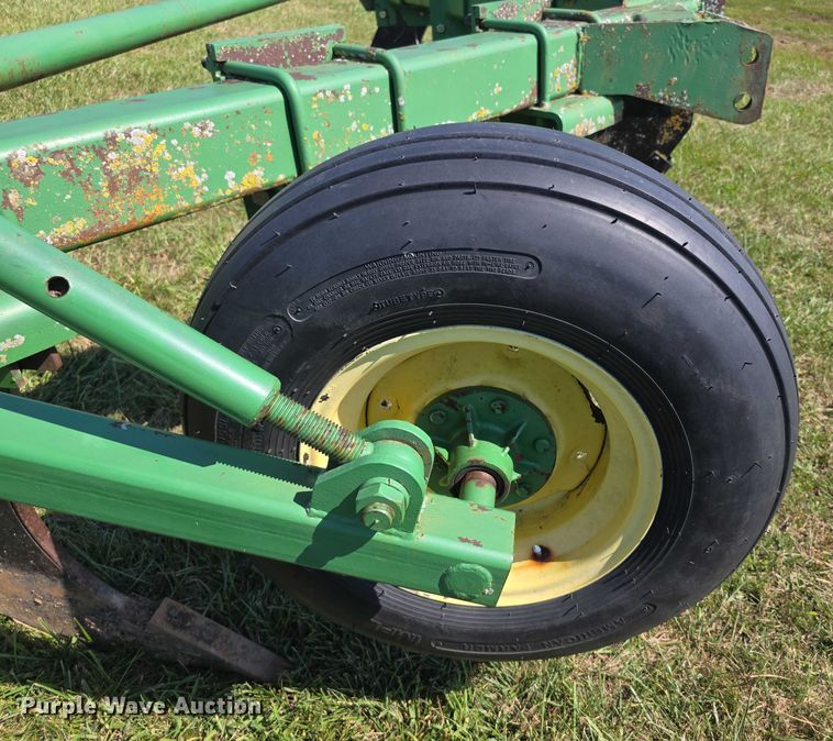 image for item DZ6104 John Deere ripper