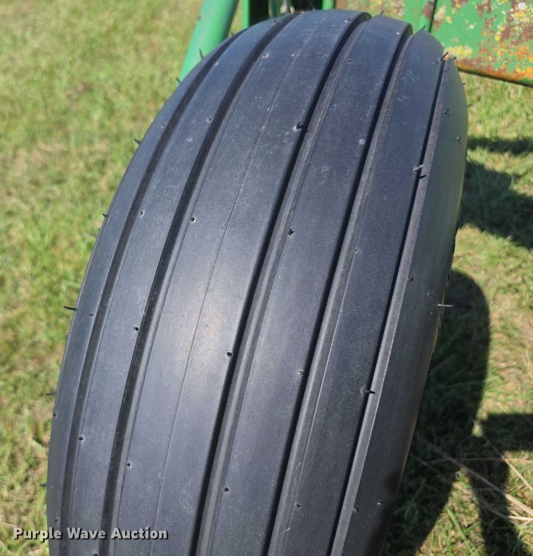 image for item DZ6104 John Deere ripper