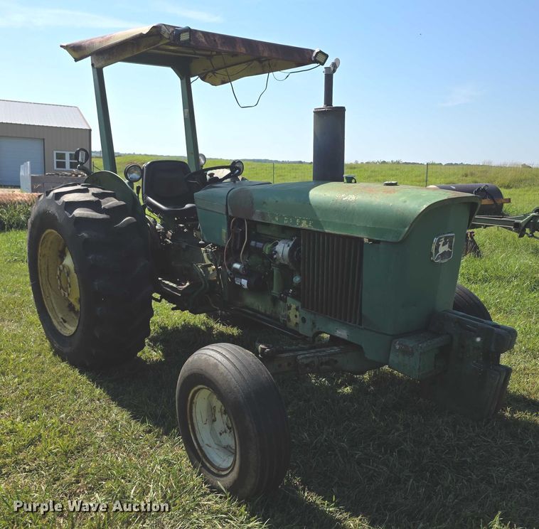image for item DZ6105 1974 John Deere 2630A tractor