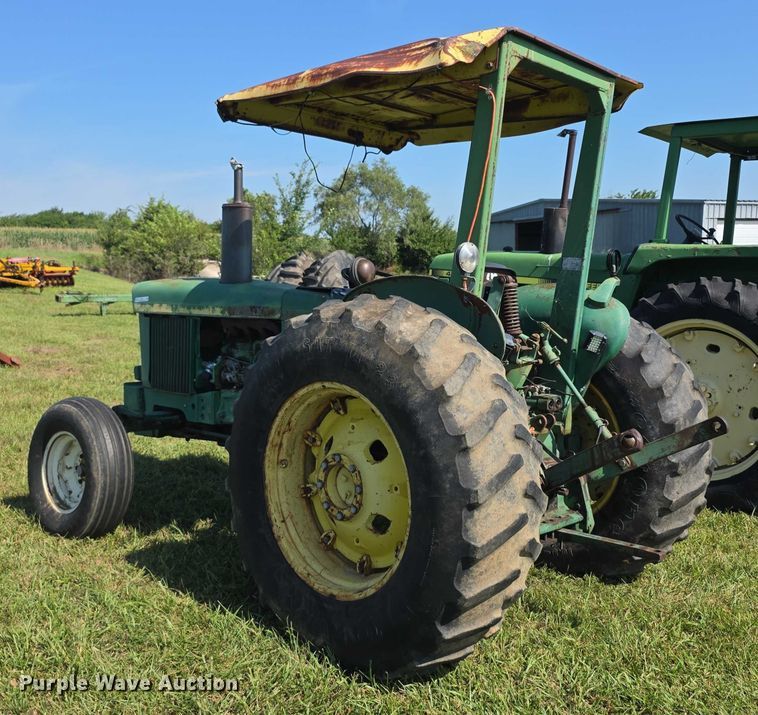 image for item DZ6105 1974 John Deere 2630A tractor