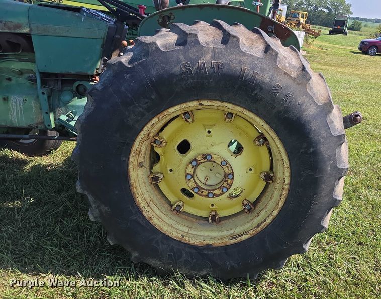 image for item DZ6105 1974 John Deere 2630A tractor