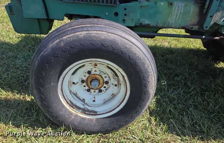 image for item DZ6105 1974 John Deere 2630A tractor