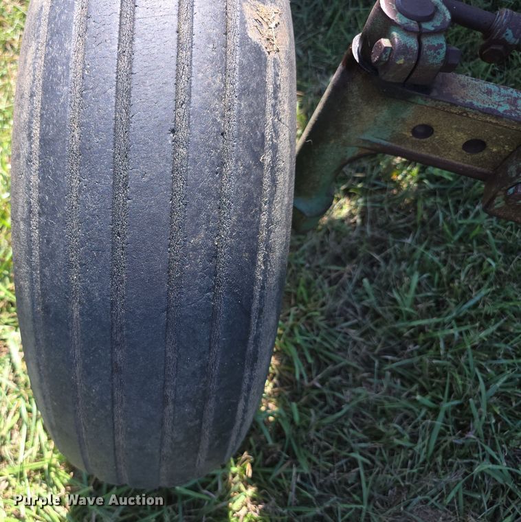 image for item DZ6105 1974 John Deere 2630A tractor