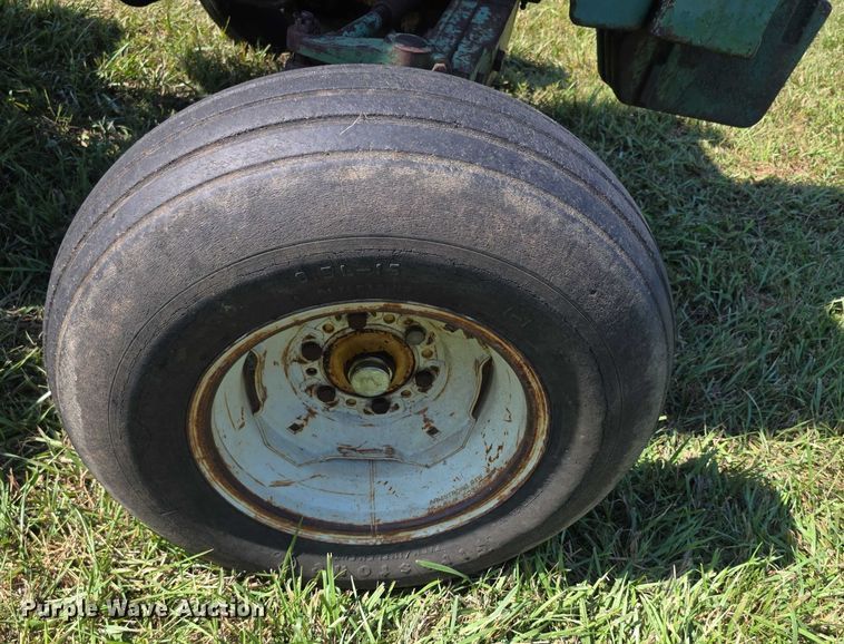 image for item DZ6105 1974 John Deere 2630A tractor