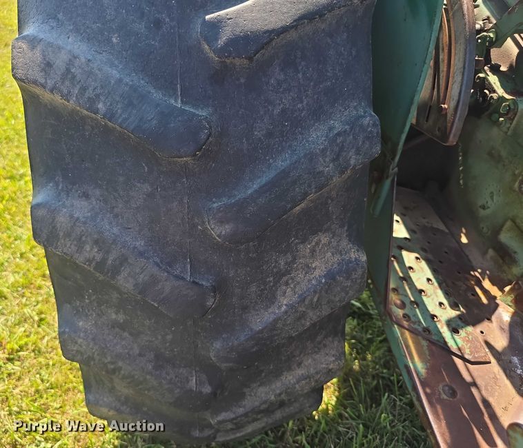 image for item DZ6105 1974 John Deere 2630A tractor