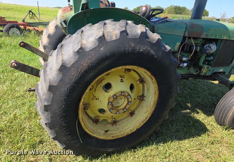 image for item DZ6105 1974 John Deere 2630A tractor