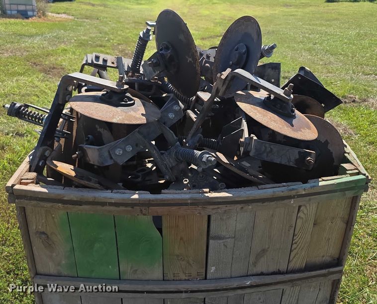 image for item DZ6106 Yetter disc closer units