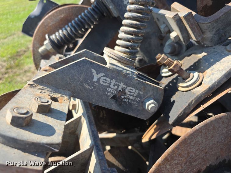 image for item DZ6106 Yetter disc closer units