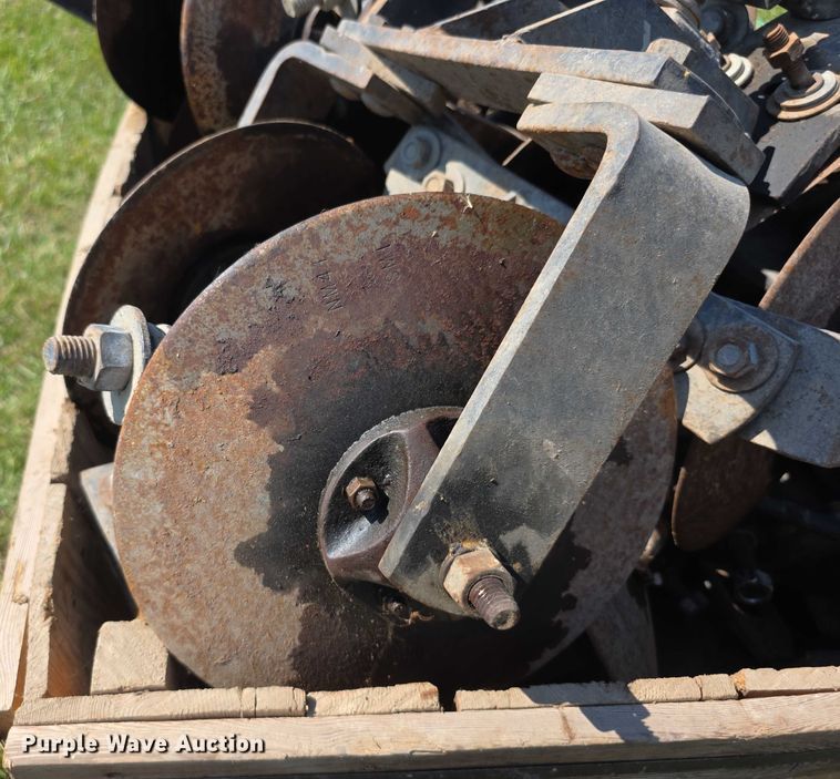 image for item DZ6106 Yetter disc closer units